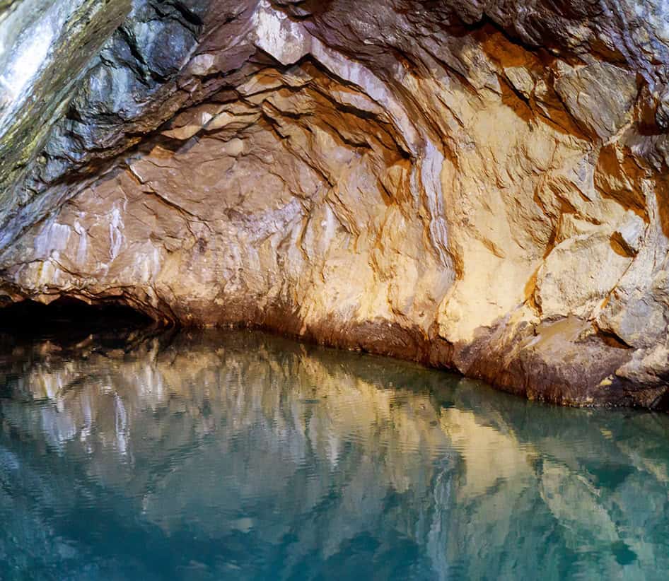 Monitoring the condition of groundwater