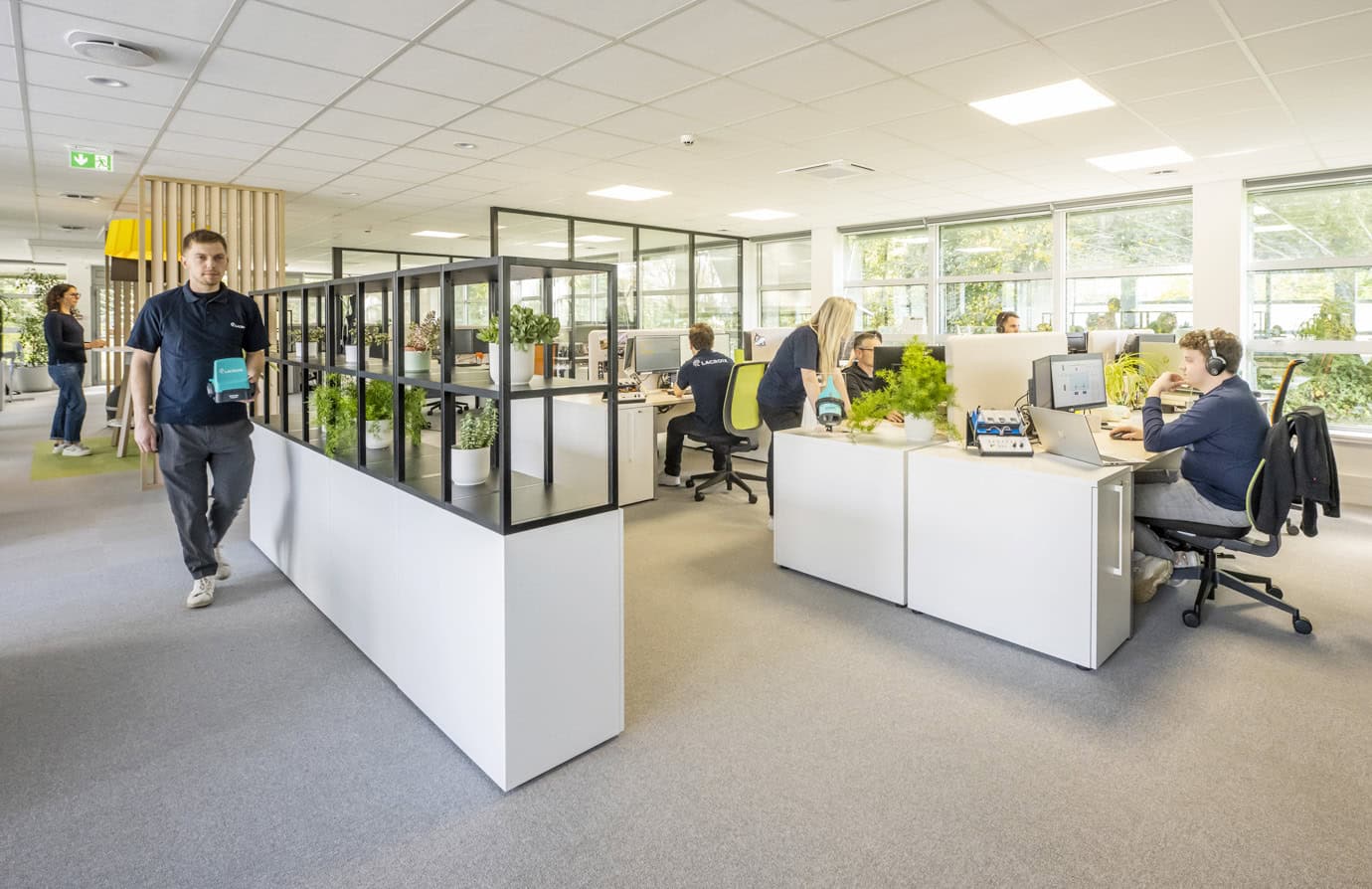 Customer services & support